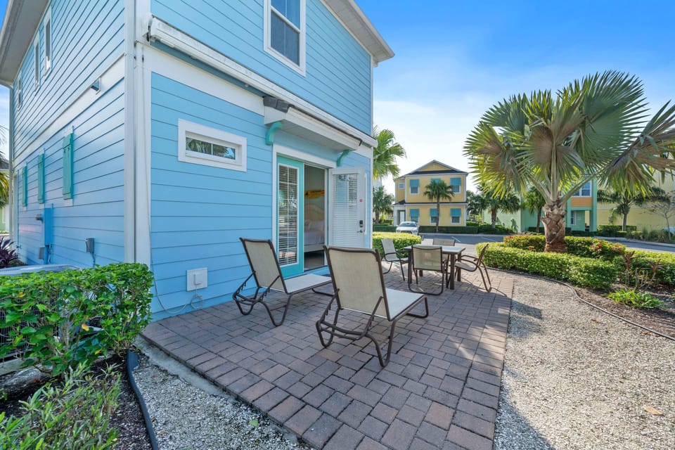 - Create unforgettable memories under the open sky with outdoor dining - Lounge chairs for ultimate relaxation - Whether it's a cozy meal or a moment of relaxation - Designed for your utmost comfort and enjoyment