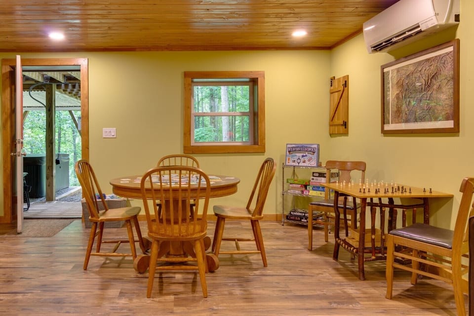 Basement Game Room with Access to Hot Tub