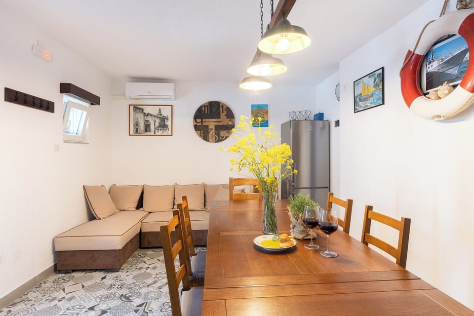 House, 4 Bedrooms, Accessible, Smoking | Interior