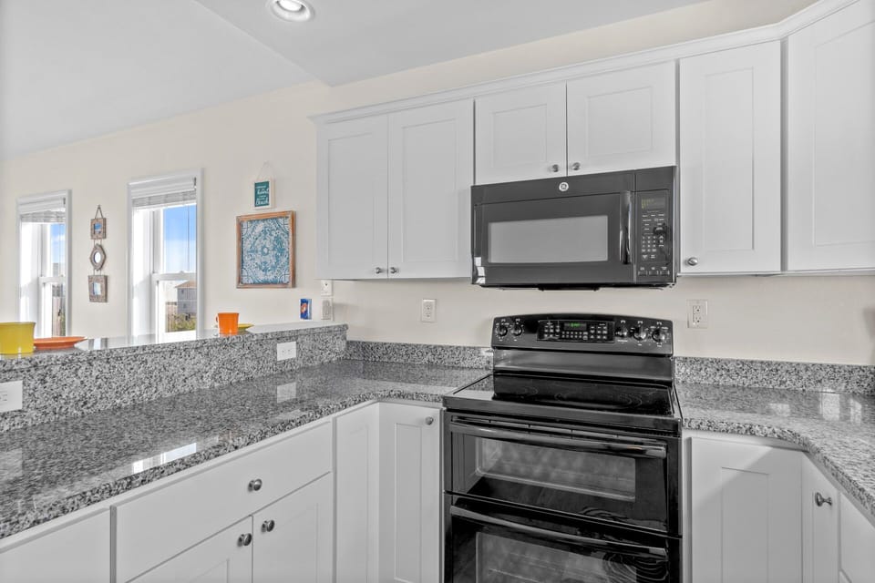Surf or Sound Realty - 1177 - See Blue Sea - Kitchen-2