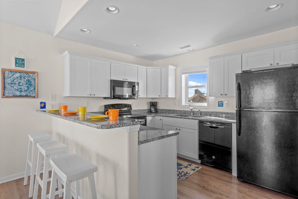 Surf or Sound Realty - 1177 - See Blue Sea - Kitchen-1