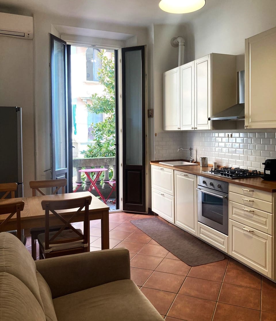 Basic Apartment | Private kitchen | Full-size fridge, microwave, oven, dishwasher