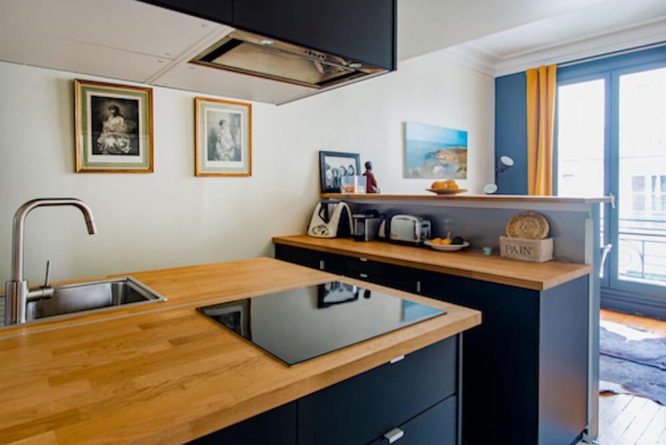 Fridge, oven, cookware/dishes/utensils