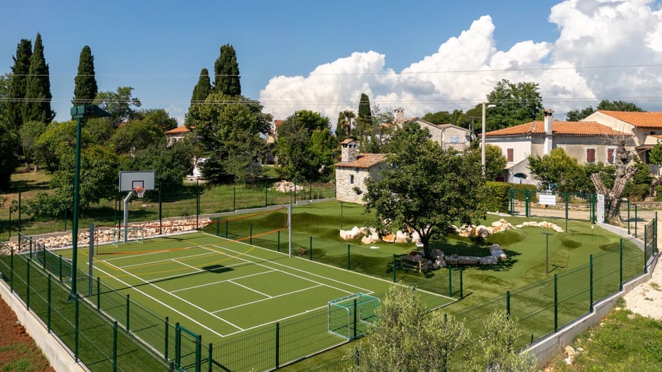 Sport court