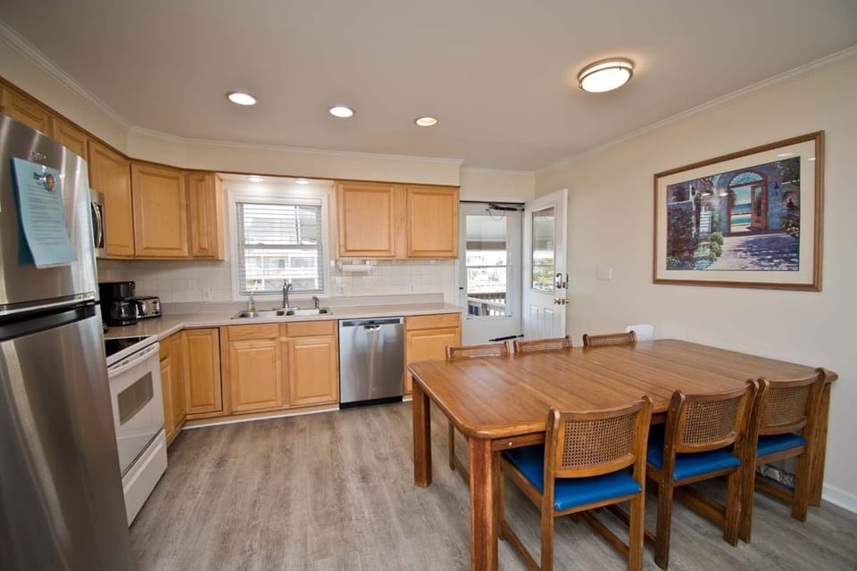 Dining / Kitchen
