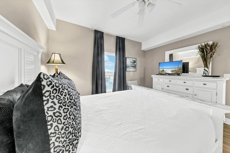 Guest bedroom