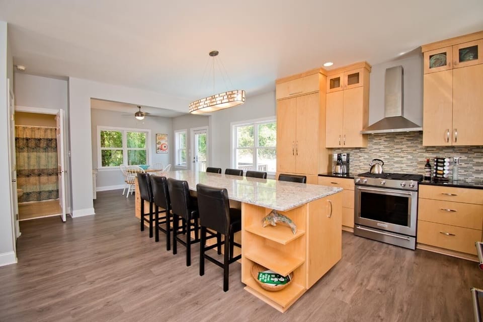 Kitchen has Bar Seating