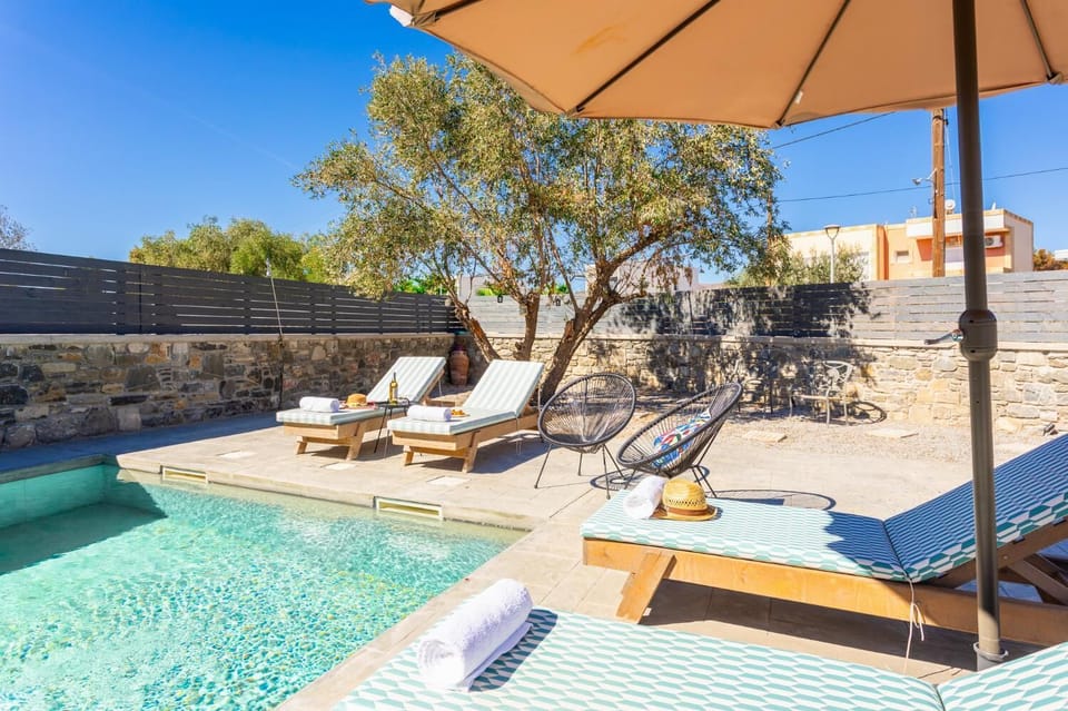 Private pool and terrace