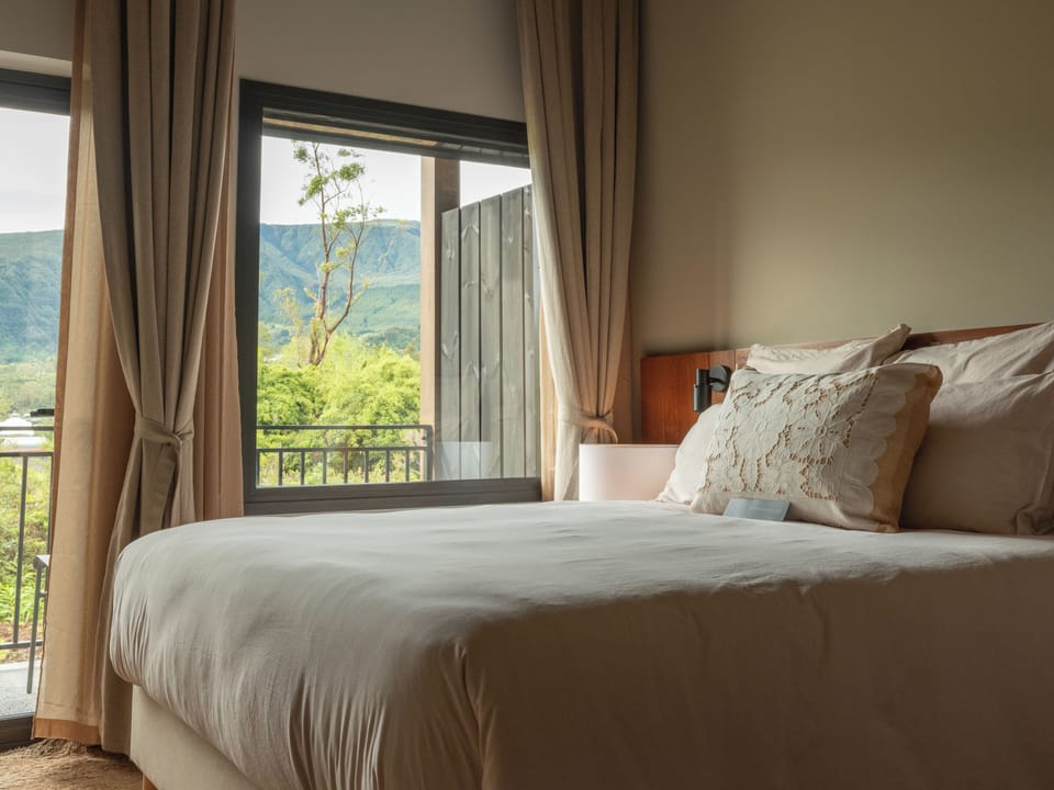 Superior Room | 1 bedroom, minibar, in-room safe, desk