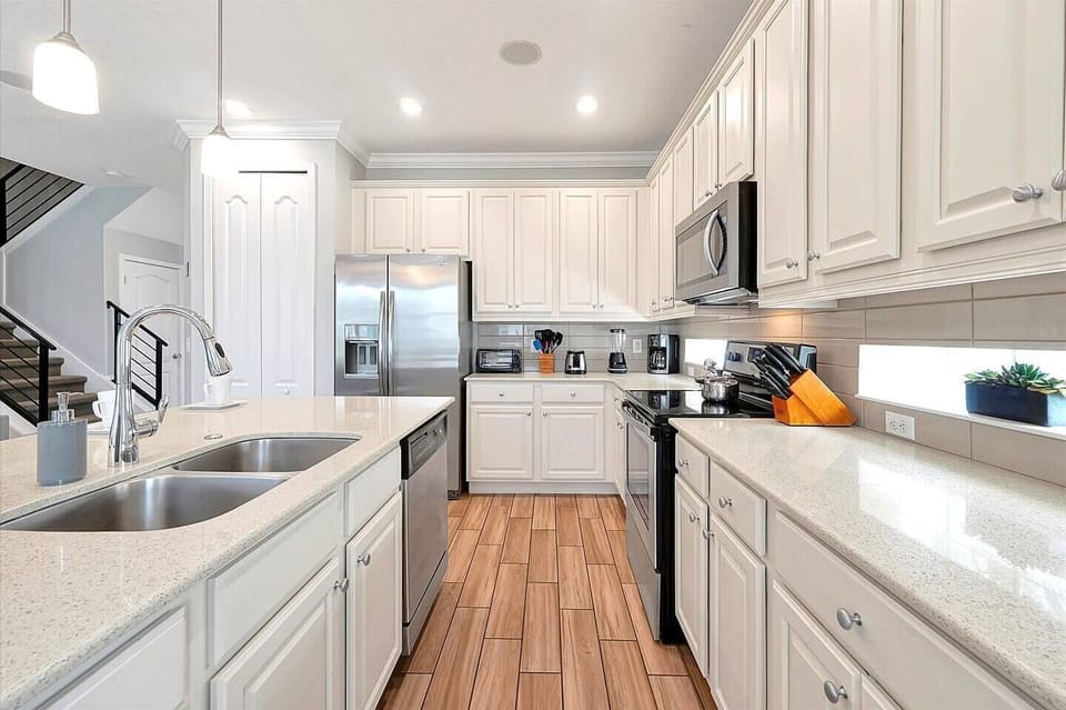 Our full kitchen is equipped with the common items that you need to cook on vacations, like pot, pans, trays, plates, etc.