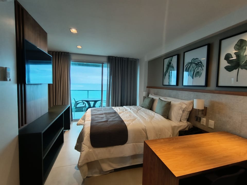 Superior Studio, 1 Queen Bed, Ocean View | In-room safe, individually furnished, desk, laptop workspace