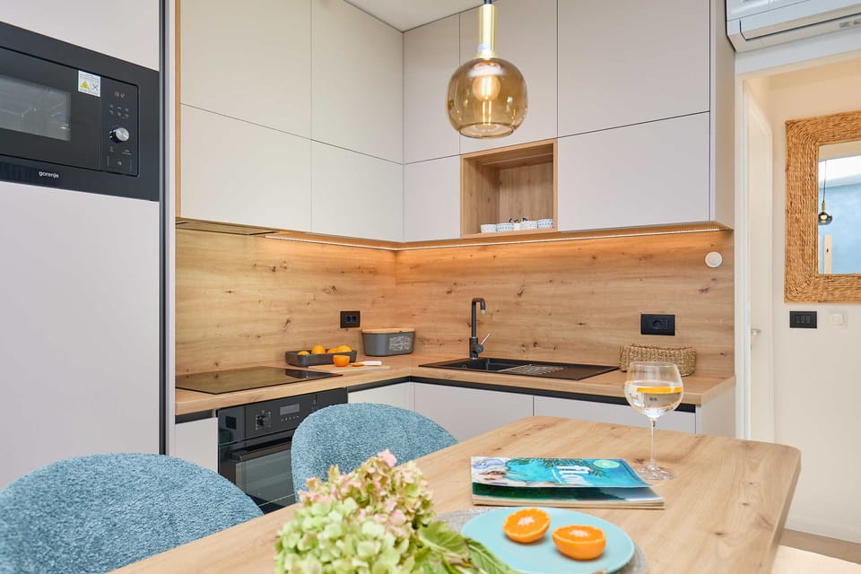 Apartment (1 Bedroom) | Private kitchen | Microwave, oven, stovetop, dishwasher
