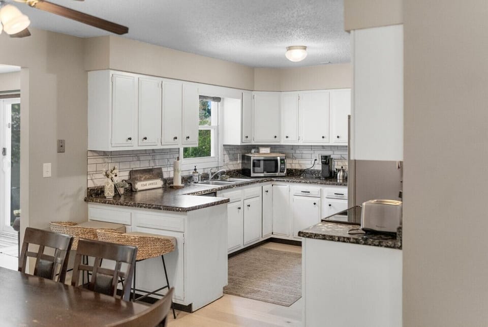 Cook up a storm in our fully equipped modern kitchen.
