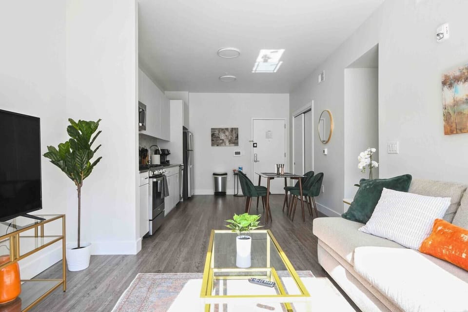 Modern and Spacious 