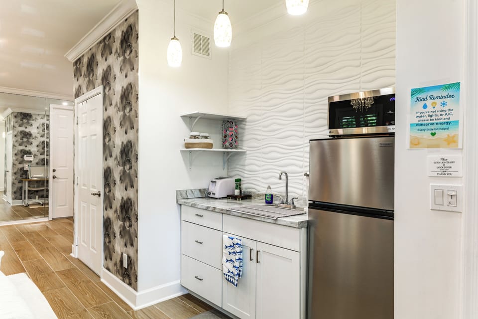 Kitchenette | Cooking Basics | Toaster Oven | Hot Plate