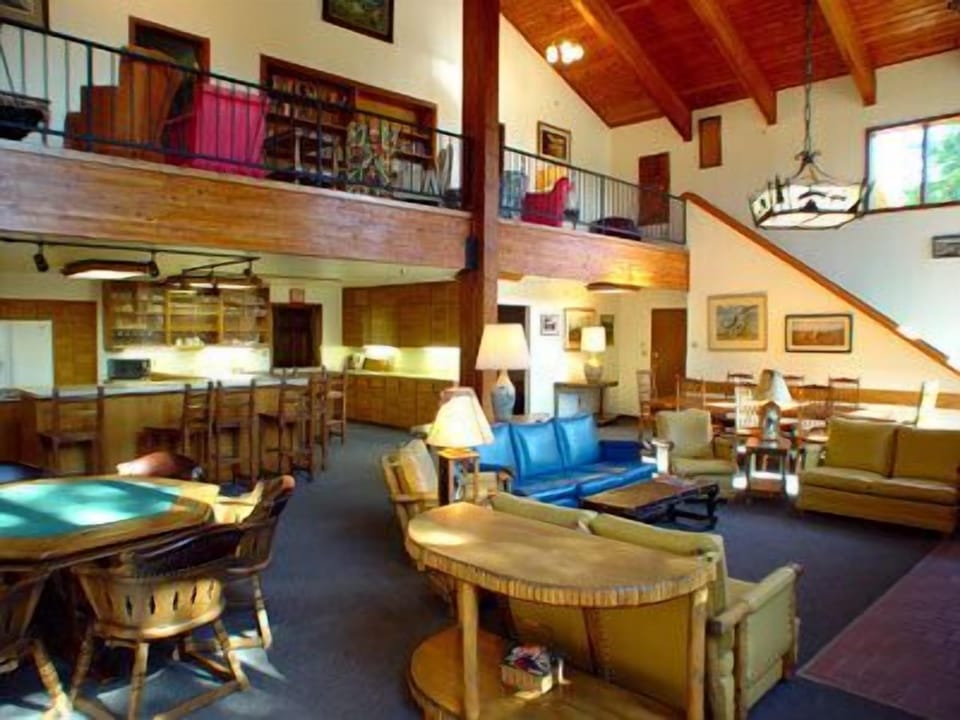 Condo (Reunion Lodge) | Premium bedding, desk