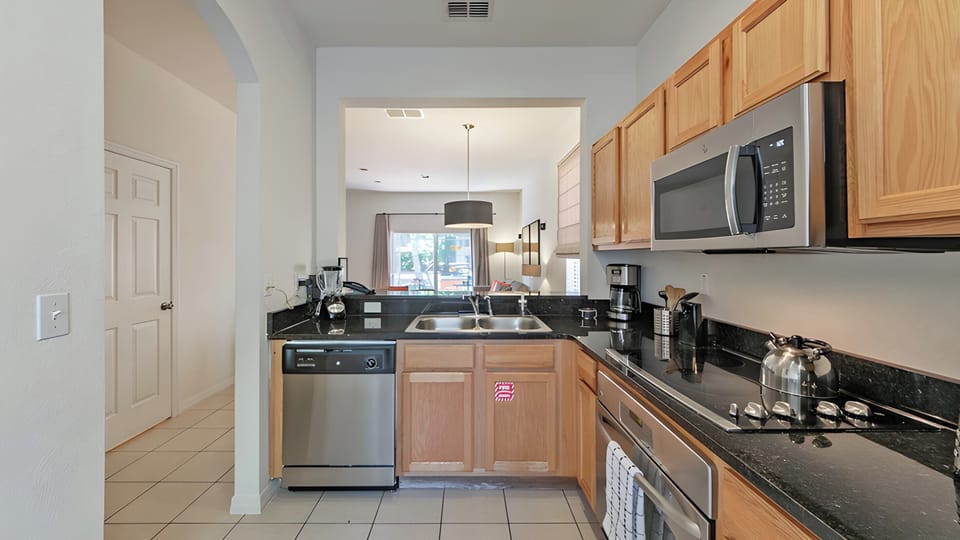 You have everything you need to prepare a home made meal here!