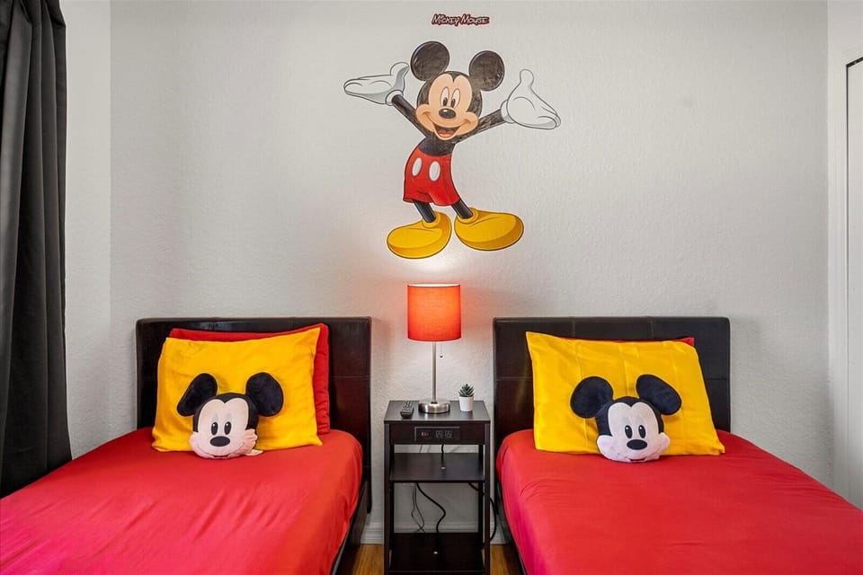 2nd level Mickey bedroom