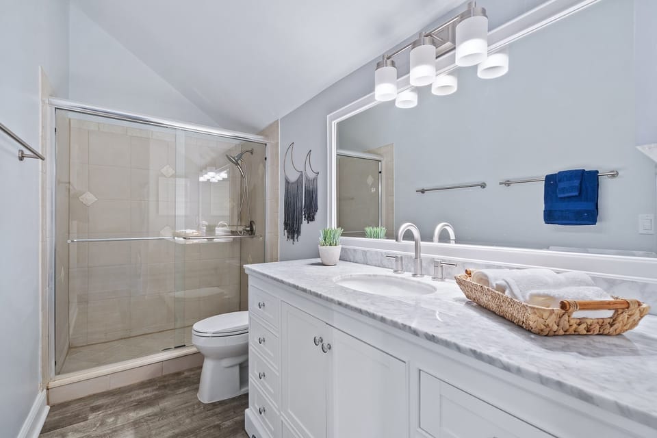 Upper level bathroom