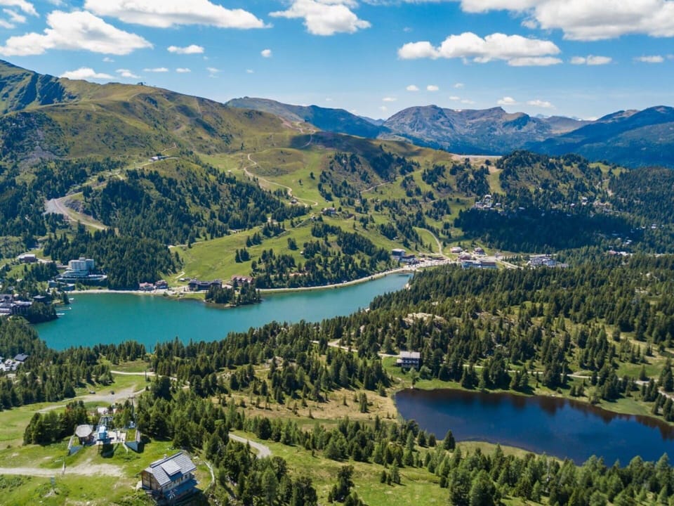 Water, Cloud, Sky, Water Resources, Mountain, Ecoregion, Blue, Natural Landscape, Plant, Azure