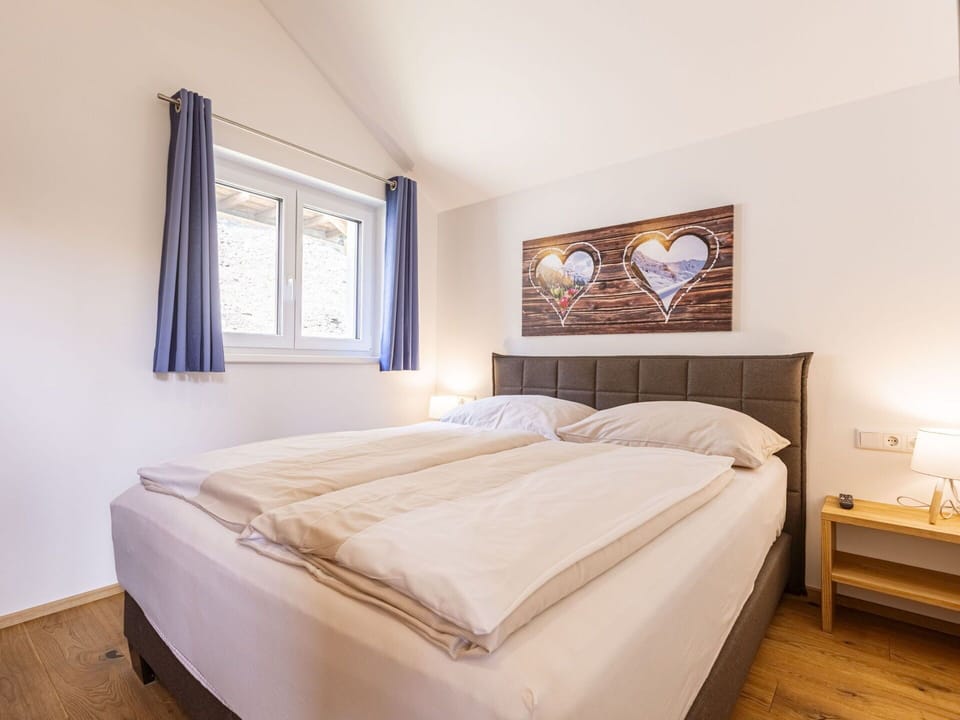 Furniture, Property, Building, Window, Comfort, Wood, Bed Frame, Interior Design, Shade