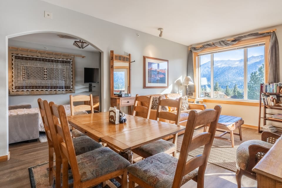 Dining Table for 6 people