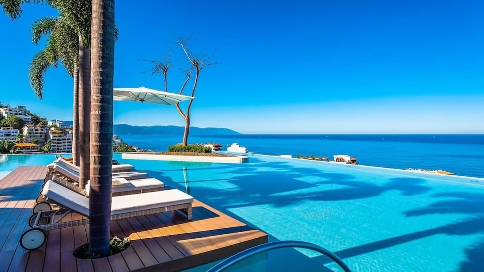 Rooftop pool