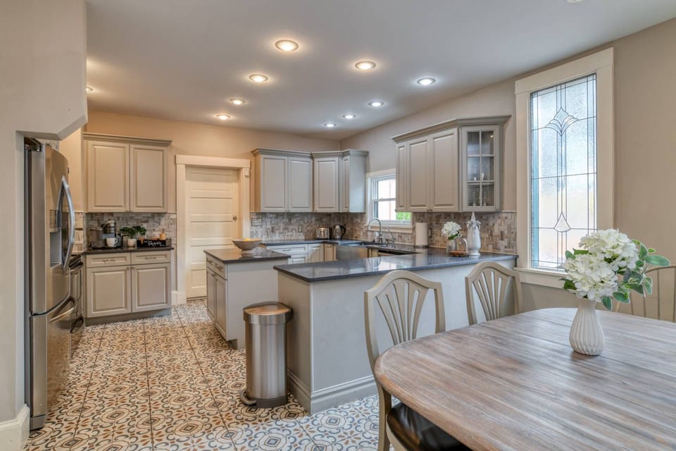 Imagine cooking breakfast in this bright and cheery kitchen!
