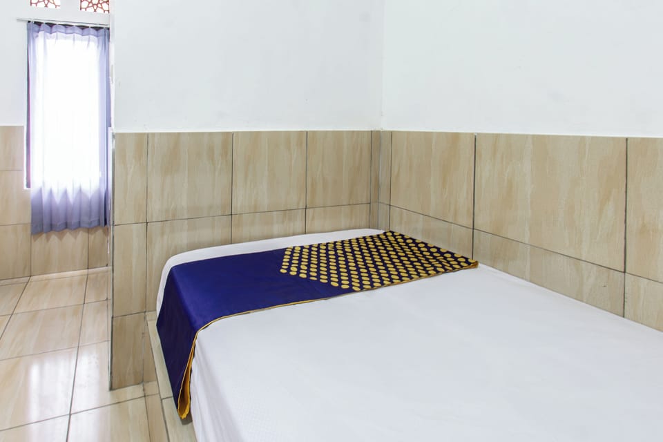 Economy Double Room | WiFi (free), bed sheets