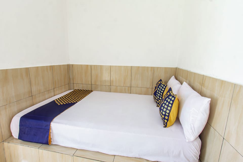 Economy Double Room | WiFi (free), bed sheets