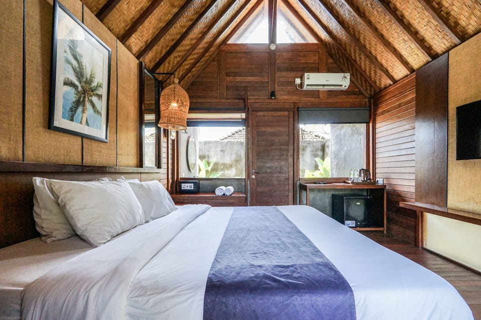 Deluxe Room | 1 bedroom, Egyptian cotton sheets, premium bedding, in-room safe