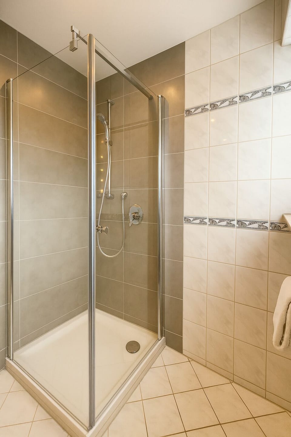 Shower, free toiletries, hair dryer, towels