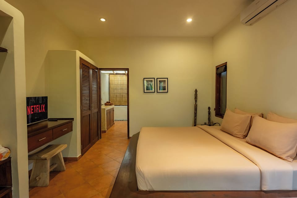 Traditional Villa | 2 bedrooms, in-room safe, individually decorated, individually furnished