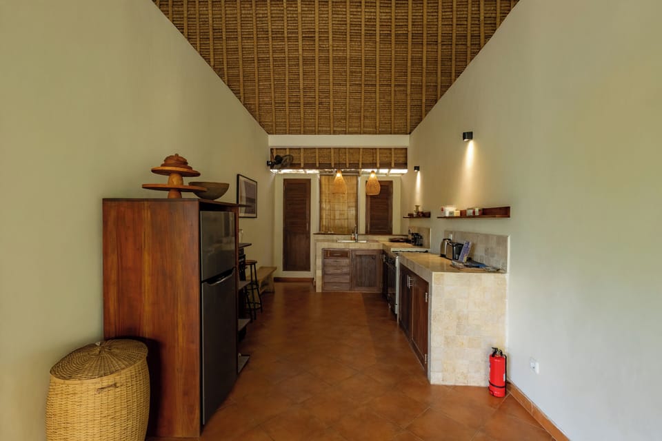 Traditional Villa | Private kitchen | Fridge, stovetop, coffee/tea maker, electric kettle
