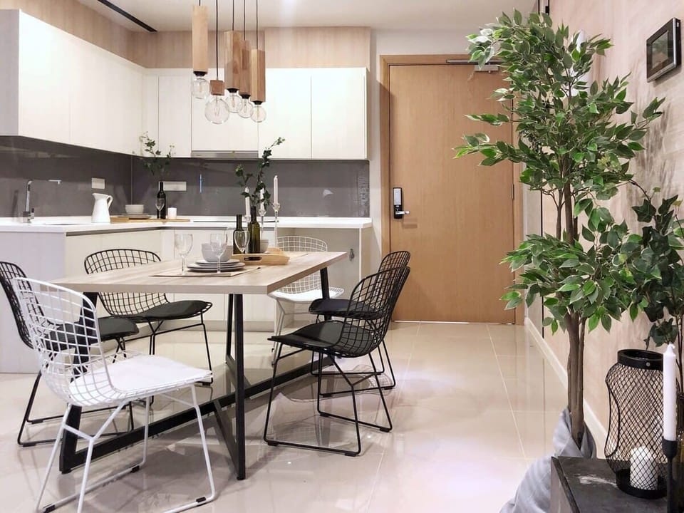 An equipped kitchen & dining.