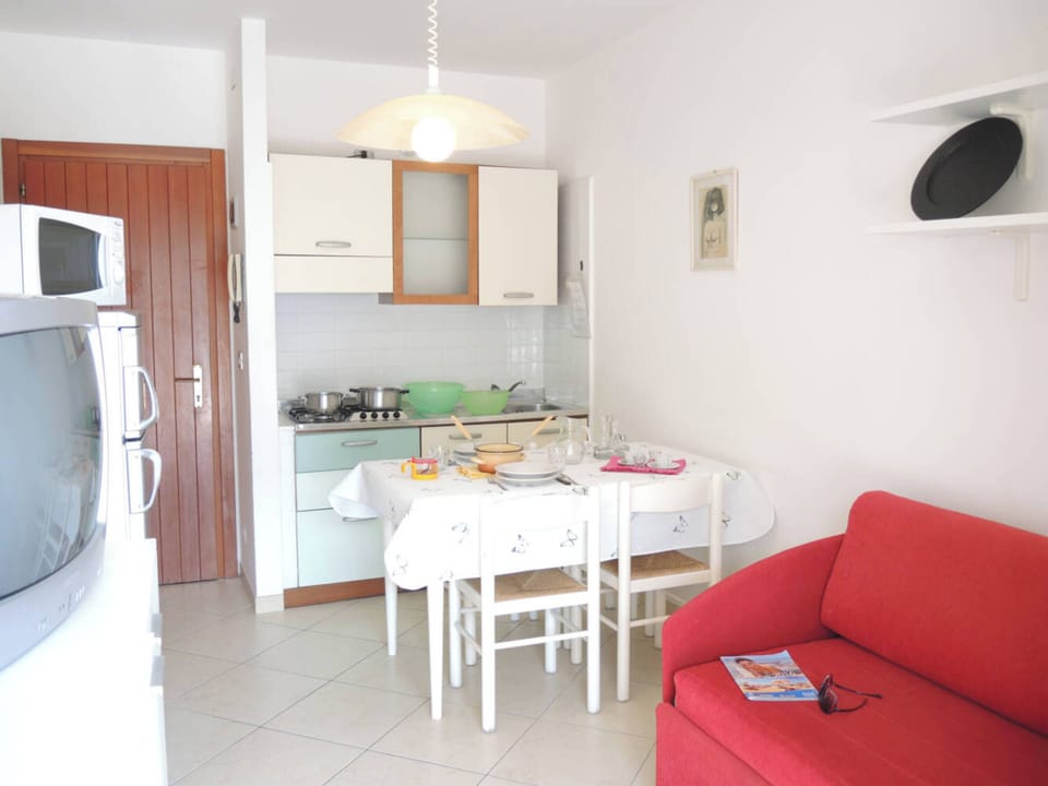 Apartment, 1 Bedroom, Balcony, Ocean View | Living room