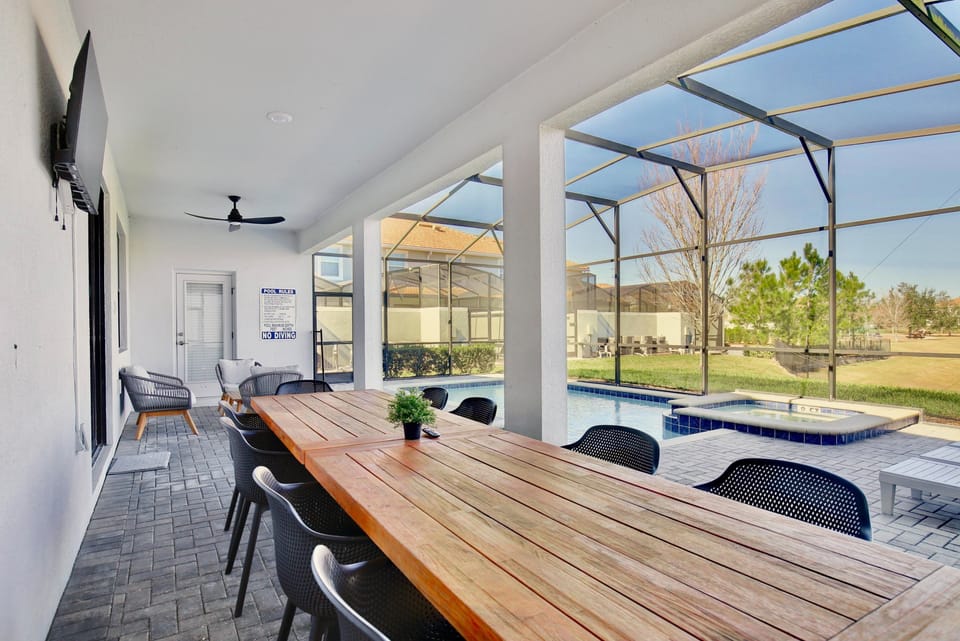 2969 Fable Outdoor Dining