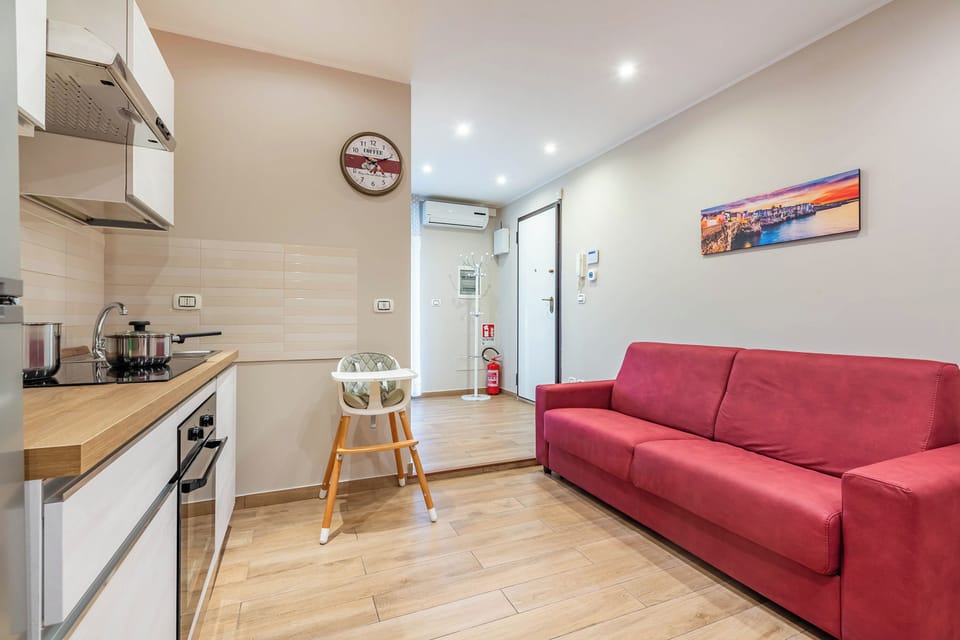 Family Apartment, Multiple Bedrooms (Levante Home in the centre of Bari) | Private kitchen | Fridge, oven, stovetop, coffee/tea maker
