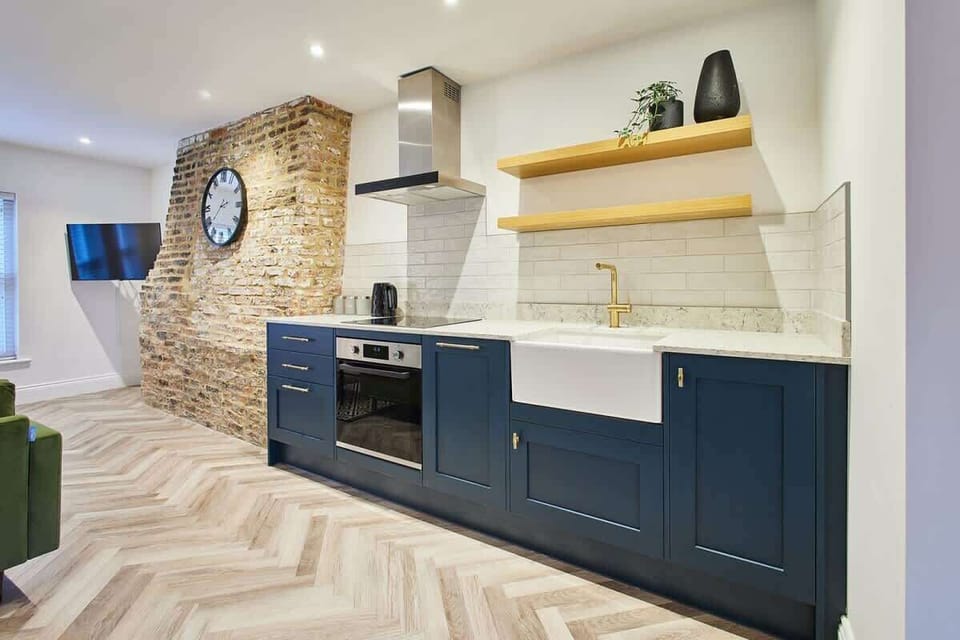 Sea Salt Apartment, Whitby - Host & Stay