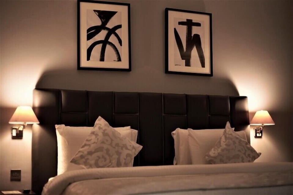 Standard Room | In-room safe, desk, blackout drapes, soundproofing