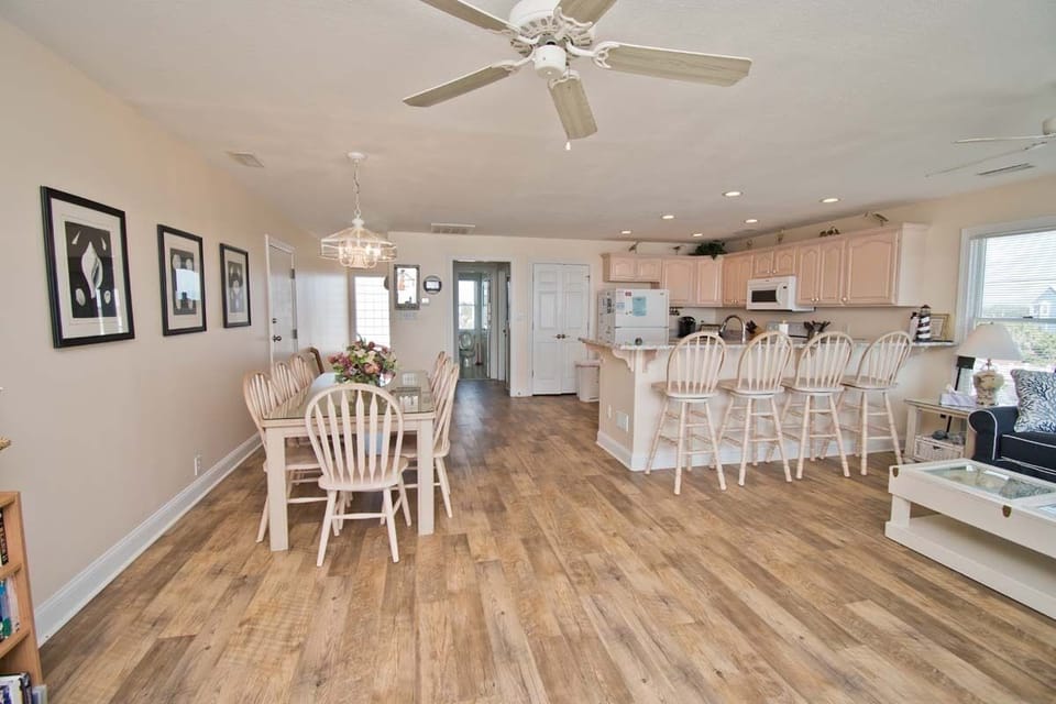 Lorelei-East-Emerald-Isle-NC-Vacation-Rental-Bluewater-06