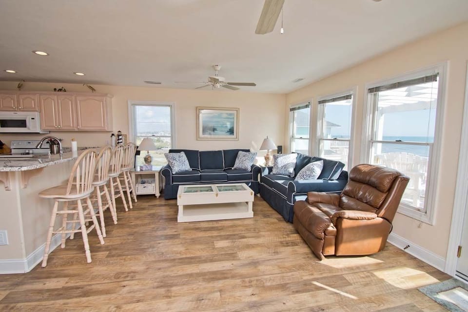Lorelei-East-Emerald-Isle-NC-Vacation-Rental-Bluewater-04