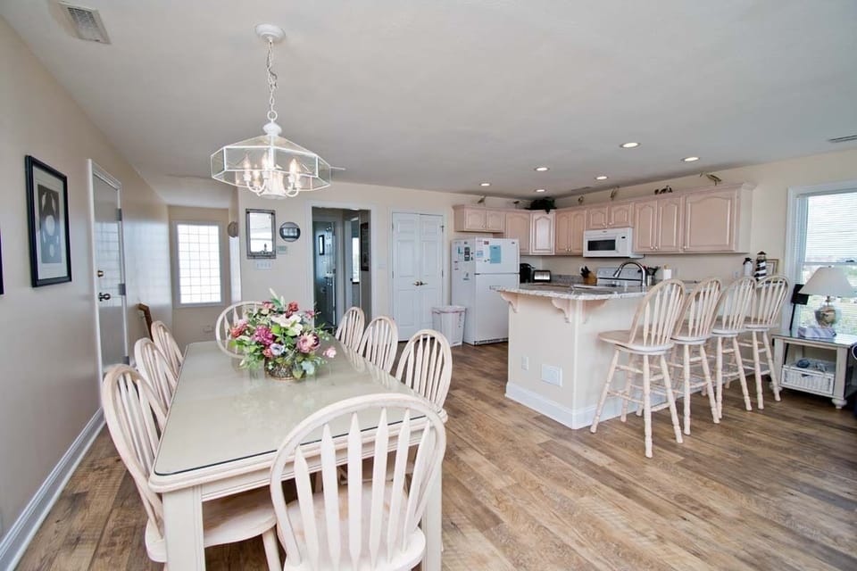 Lorelei-East-Emerald-Isle-NC-Vacation-Rental-Bluewater-07