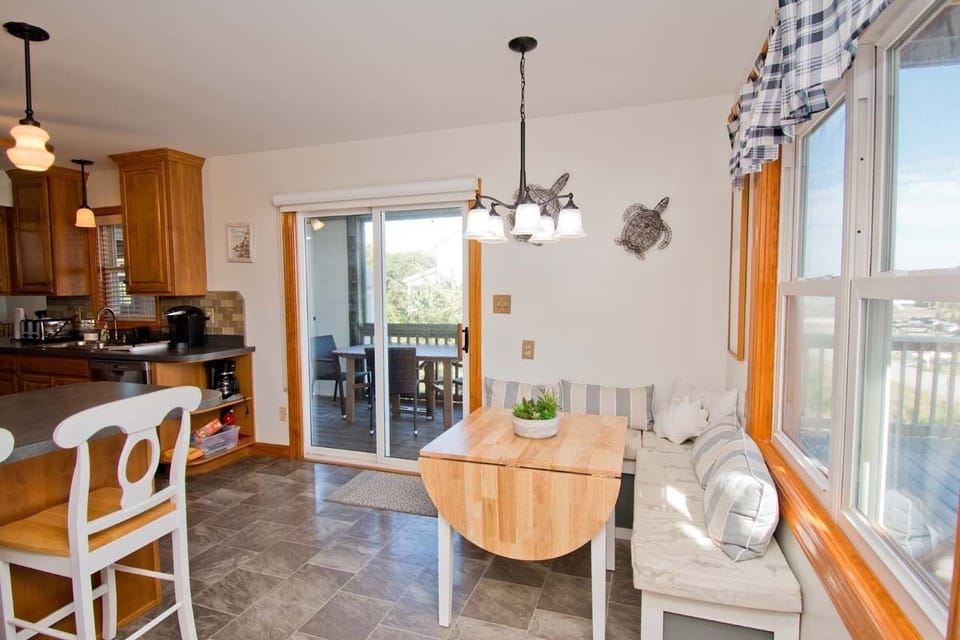 Level One Breakfast Nook