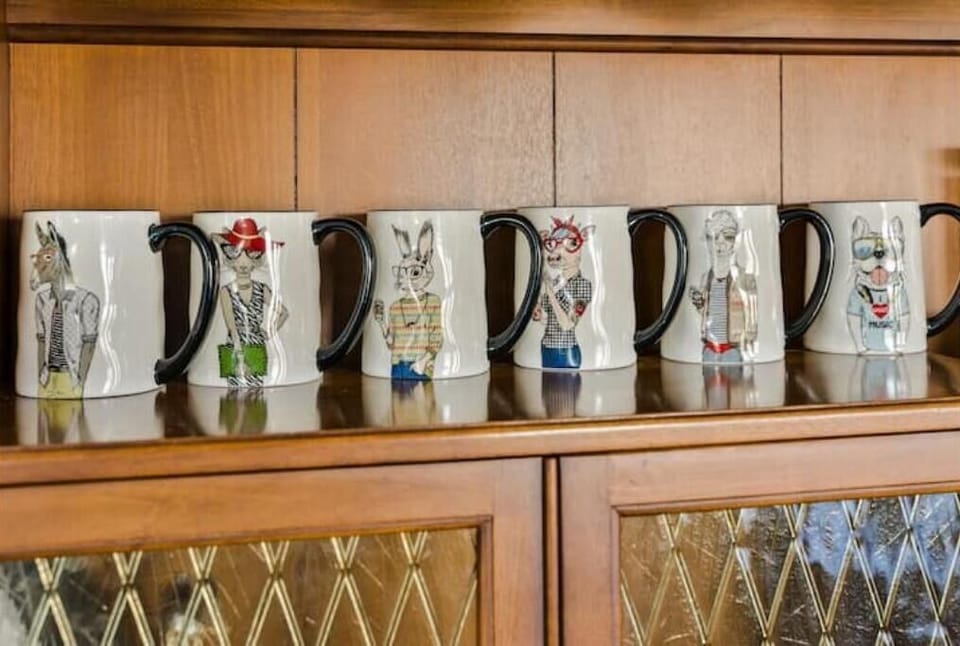 Bright cups, brighter mornings – our cheerful coffee station invites a smile