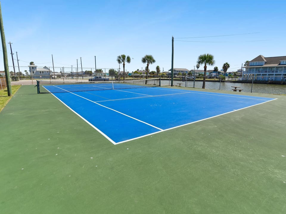 Hello Sunshine by Ryson Vacation Rentals Cottage in Galveston Island