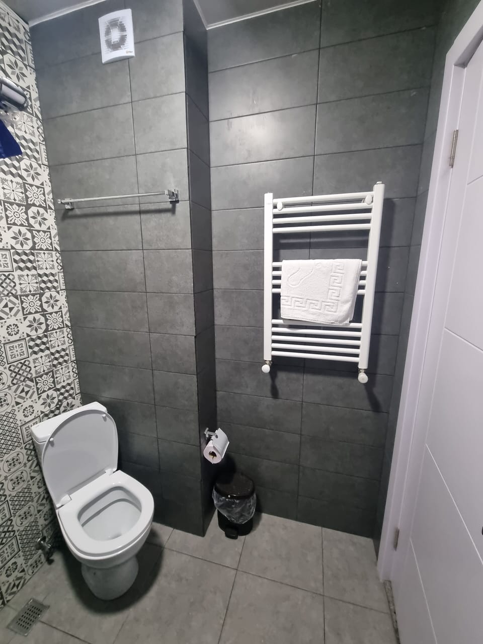 Standard Double Room, Balcony, City View | Bathroom | Hair dryer, slippers, bidet