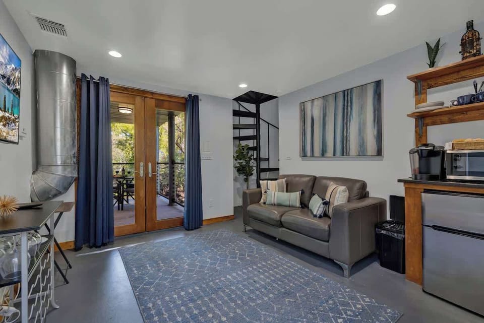 House, Multiple Beds, Hot Tub (406 W Schubert Combo) | Living area | Fireplace