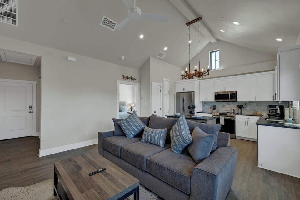 Condo, 1 King Bed with Sofa bed, Hot Tub (930 S Eagle B2 #204) | Living area