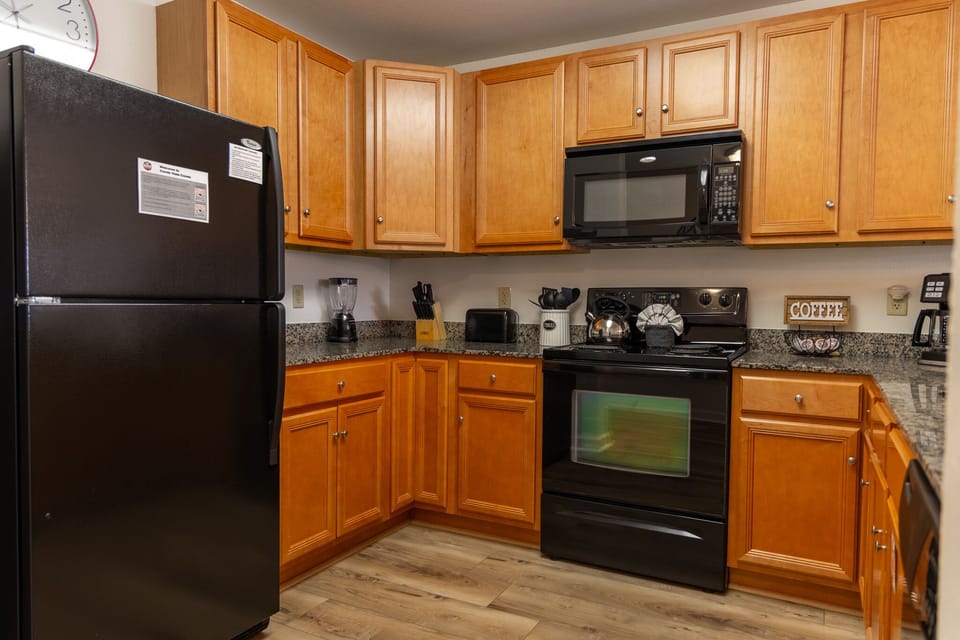 Cozy Vista Condo's fully equipped kitchen